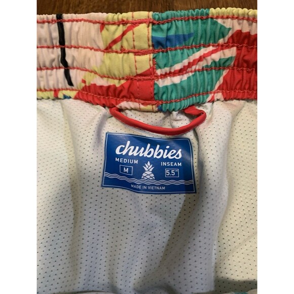 Chubbies Hawaiian Classic Swim Trunks 5.5” Inseam Mens Size Medium - Picture 2 of 5